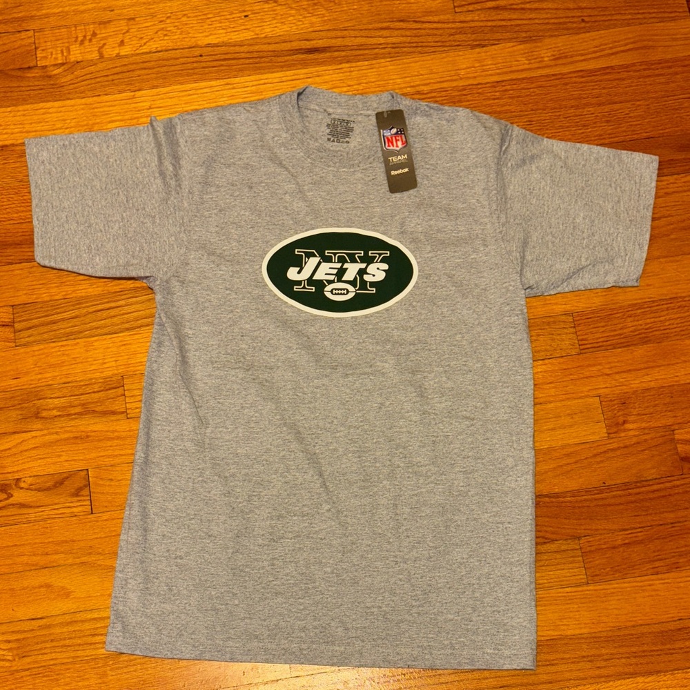 NEW W/ TAGS REEBOK NFL Gray and Green NEW YORK JETS MED T-Shirt